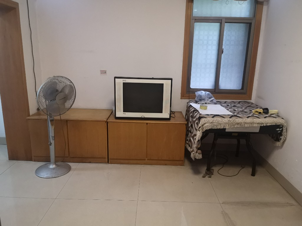 太平小区  2室2厅1卫    1200.0元/月 太平小区  2室2厅1卫    1200.0元/月室内图