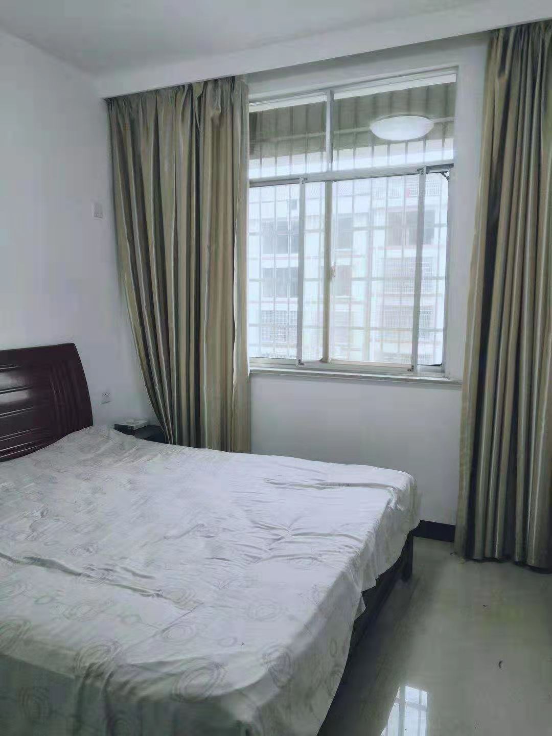 和顺家园  2室2厅1卫    24.0万客厅