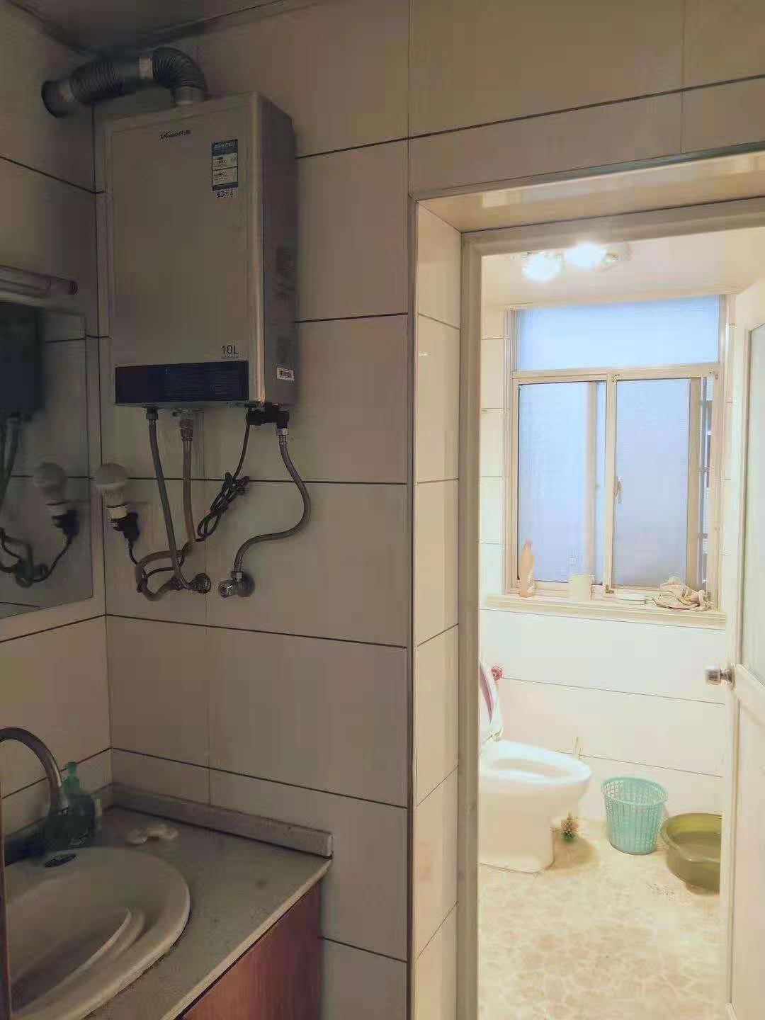 和顺家园 2室2厅1卫 24.0万 和顺家园 2室2厅1卫 24.0万客厅