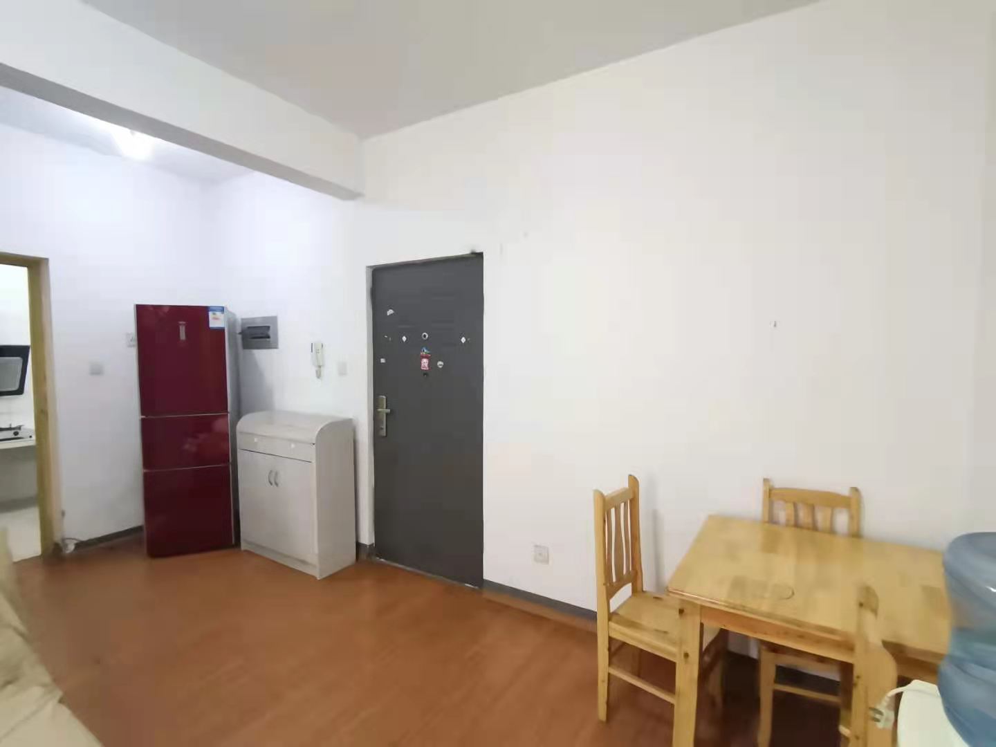 南湖锦苑 1室1厅1卫 1500.0元/月 南湖锦苑 1室1厅1卫 1500.0元/月室内图