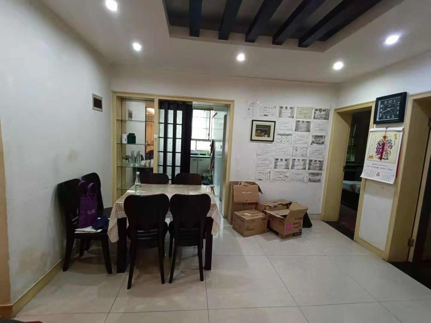 泰苑小区  3室2厅1卫    52.0万 泰苑小区  3室2厅1卫    52.0万客厅