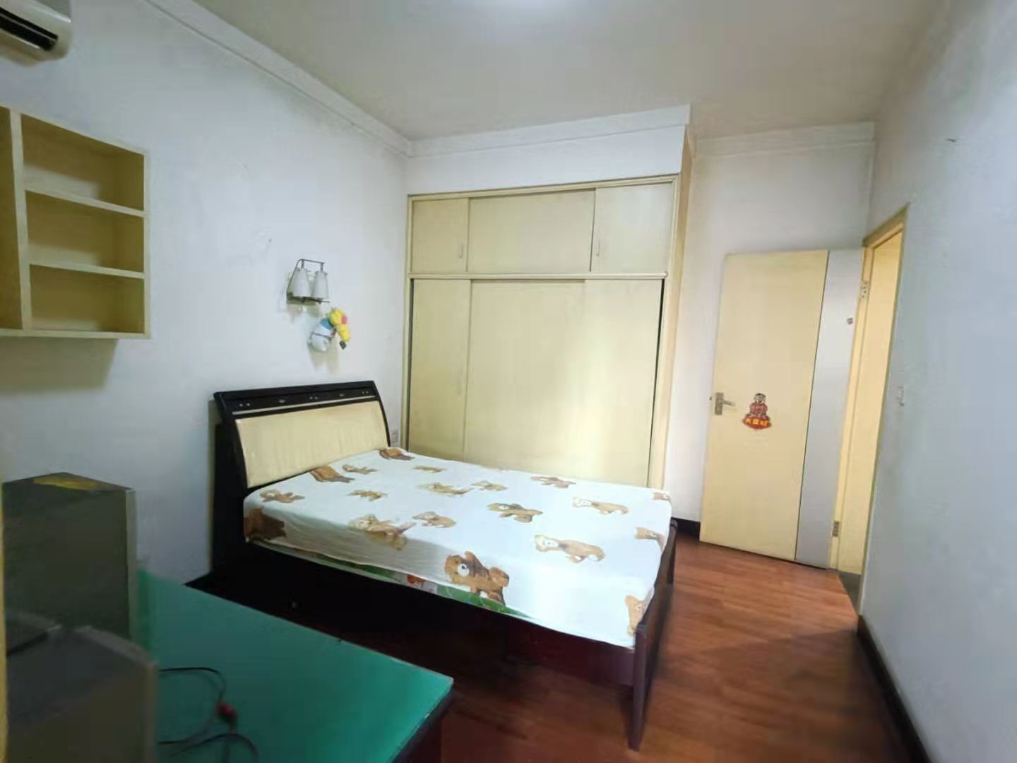 泰苑小区  3室2厅1卫    52.0万 泰苑小区  3室2厅1卫    52.0万客厅