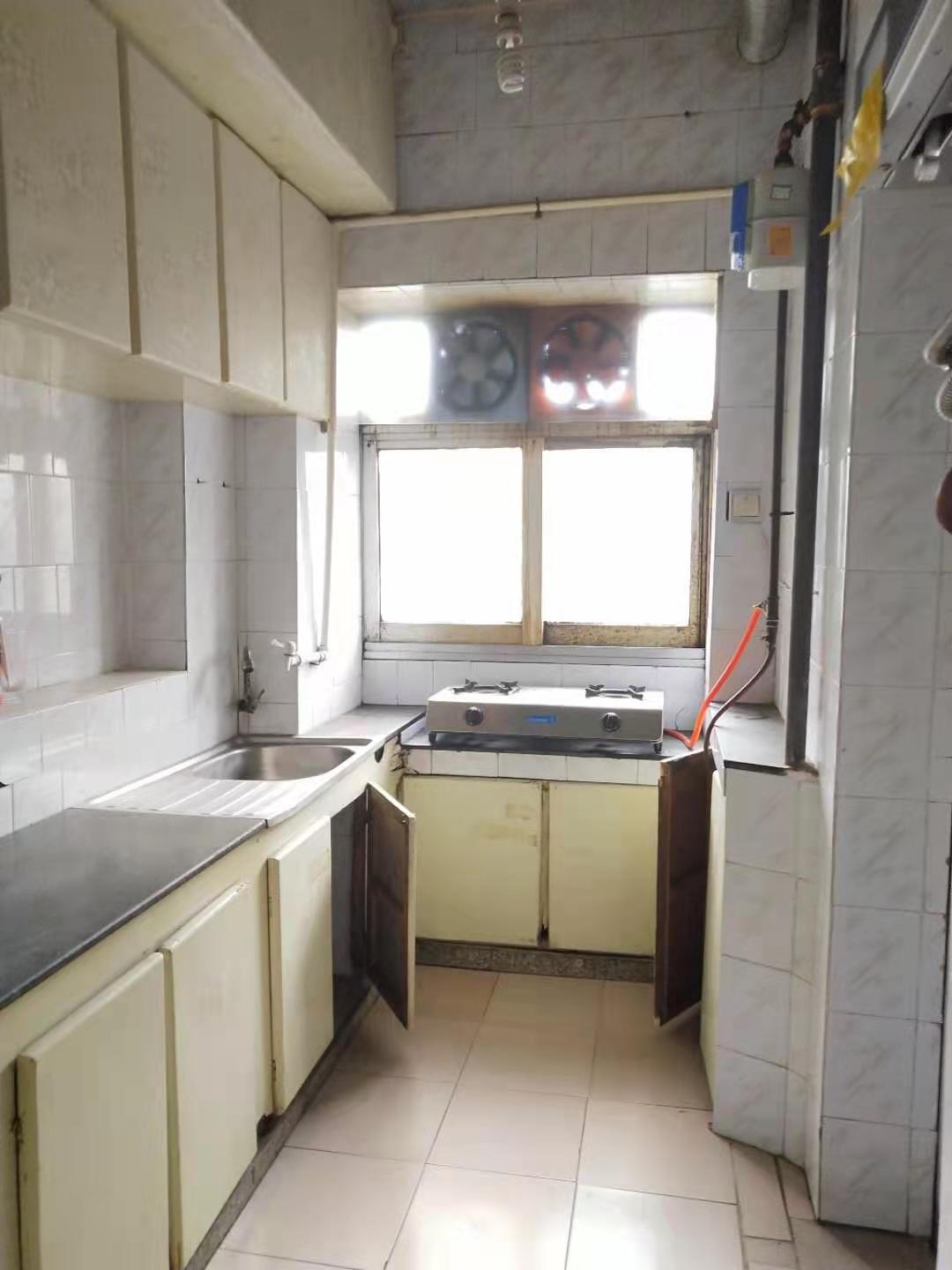 建设南路公安小区 2室1厅1卫 1100.0元/月 建设南路公安小区 2室1厅1卫 1100.0元/月室内图