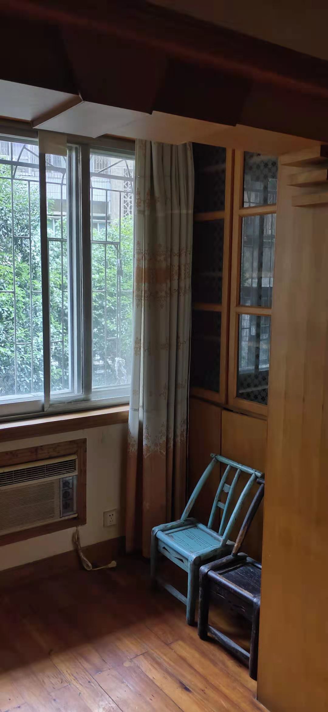 操坪社区  3室2厅1卫    1600.0元/月 操坪社区  3室2厅1卫    1600.0元/月室内图