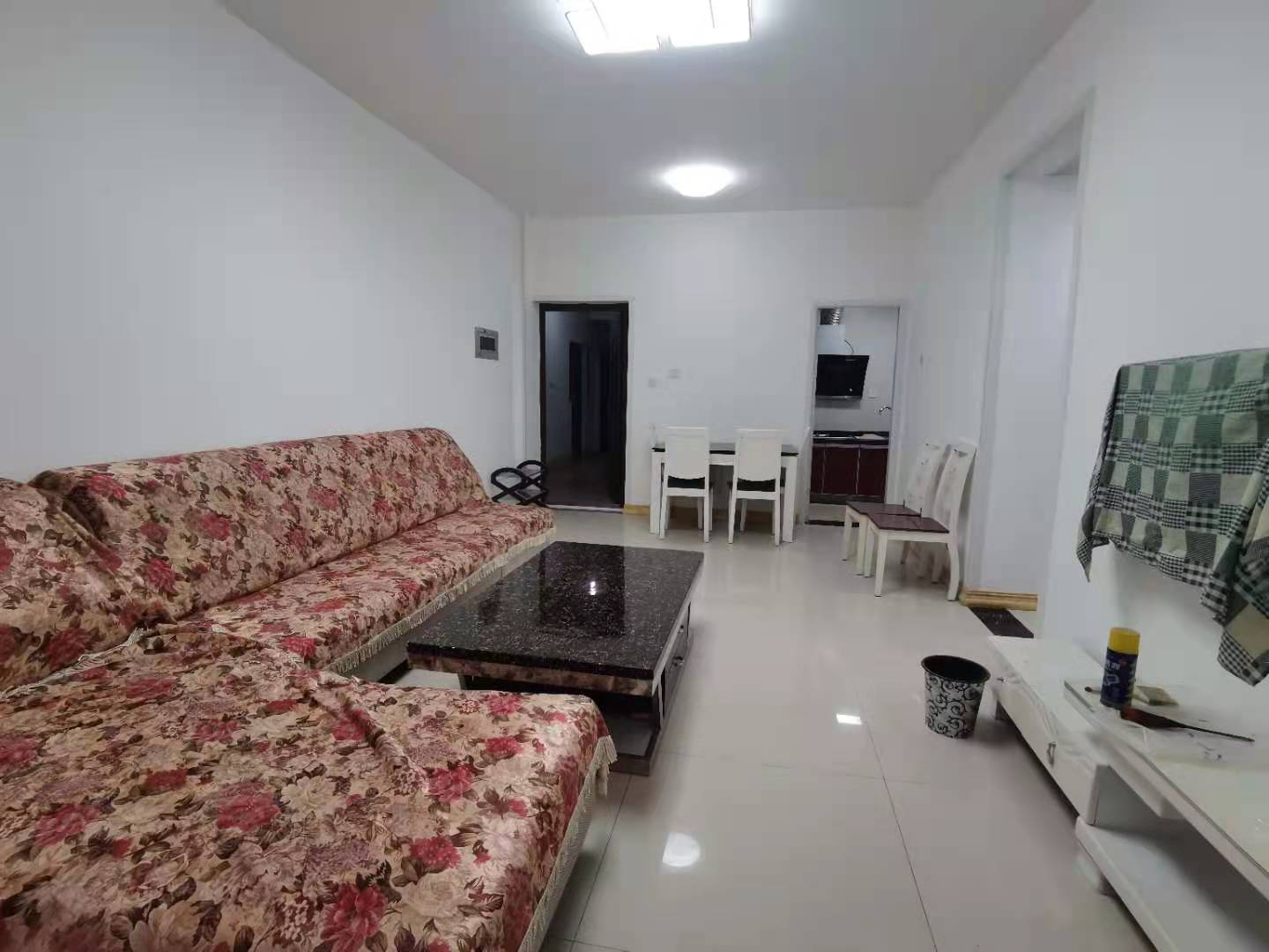 南湖锦苑 2室2厅1卫 2000.0元/月 南湖锦苑 2室2厅1卫 2000.0元/月室内图