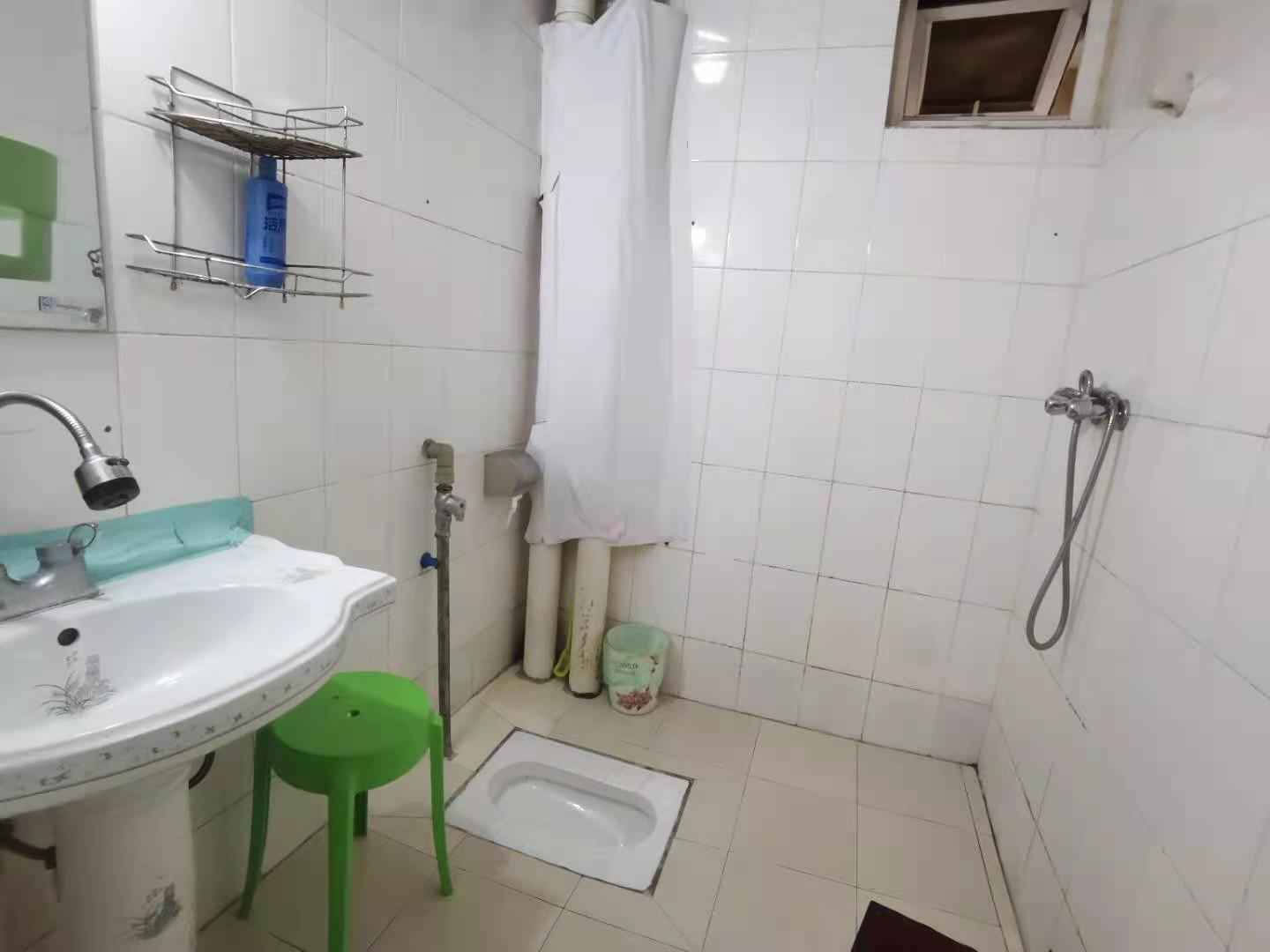 南湖锦苑 2室2厅1卫 1500.0元/月 南湖锦苑 2室2厅1卫 1500.0元/月室内图