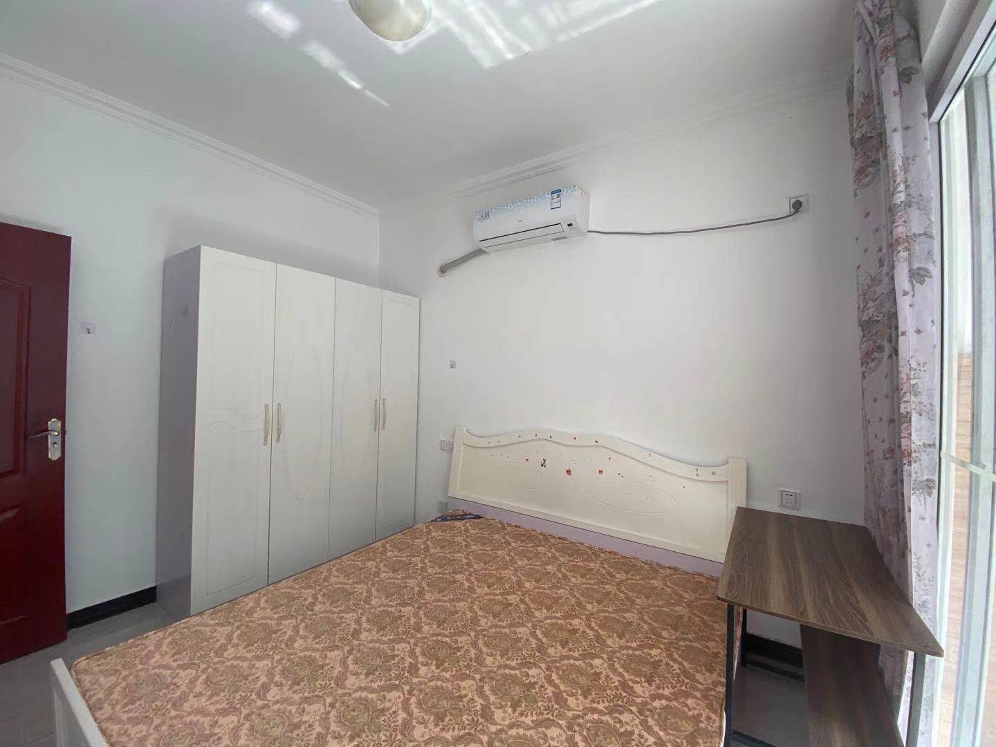 二江花园  2室1厅1卫    1700.0元/月 二江花园  2室1厅1卫    1700.0元/月室内图