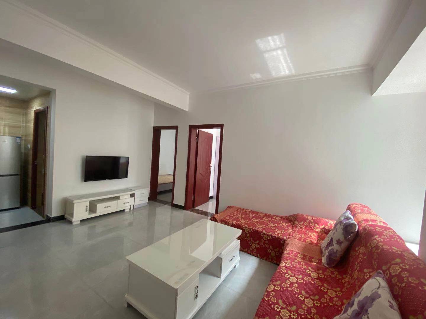 二江花园  2室1厅1卫    1700.0元/月 二江花园  2室1厅1卫    1700.0元/月室内图