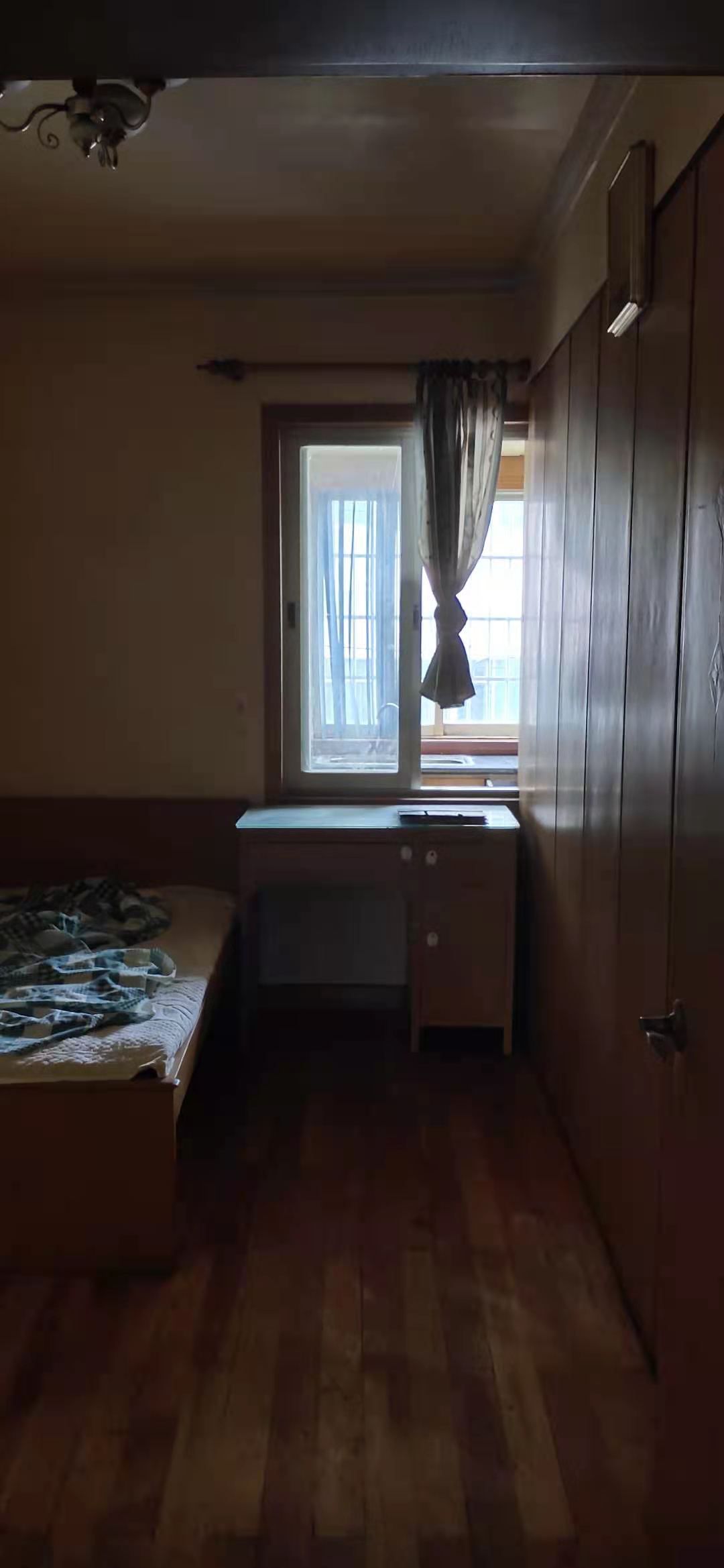 操坪社区  3室2厅1卫    1600.0元/月 操坪社区  3室2厅1卫    1600.0元/月室内图