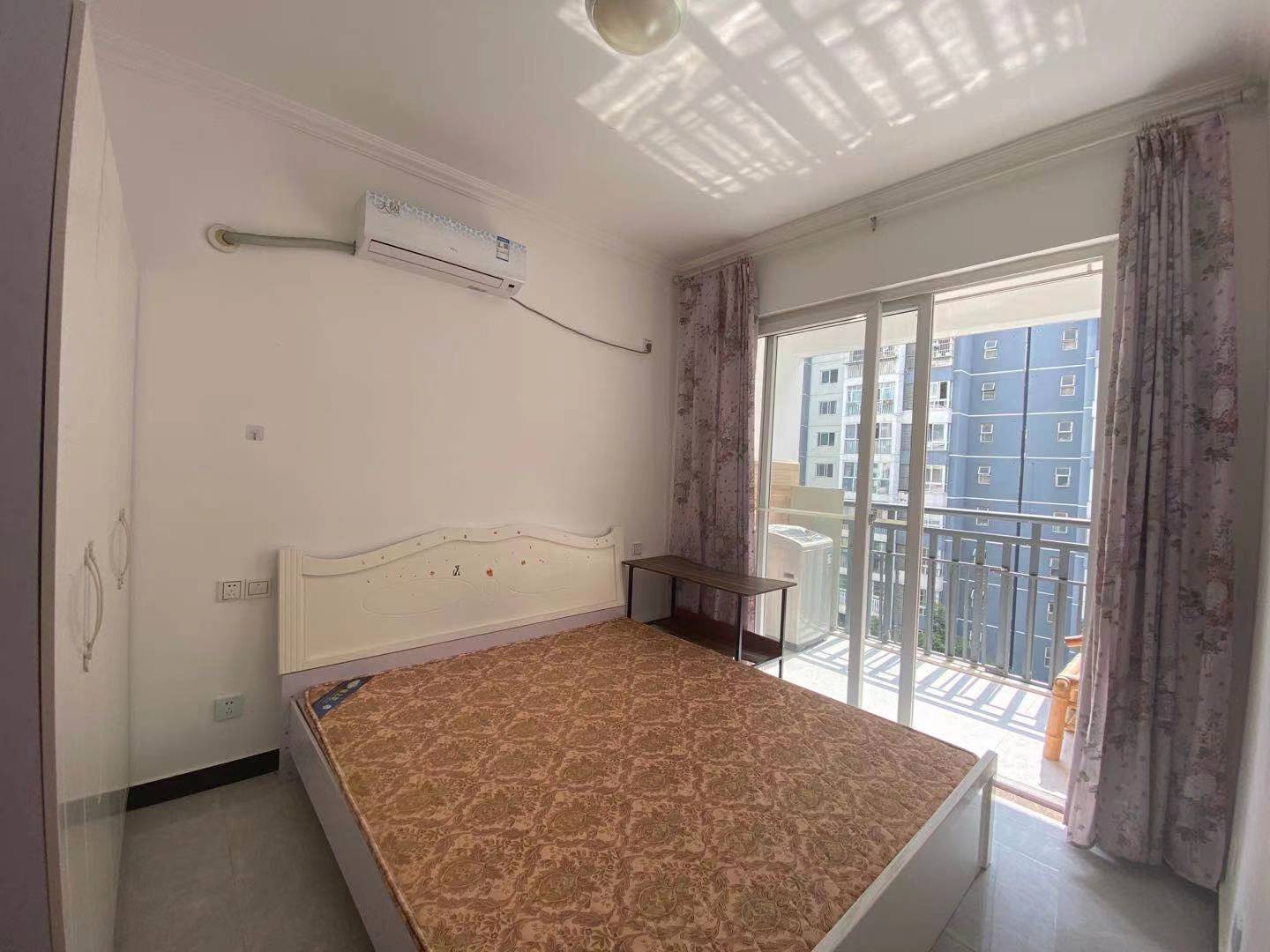 二江花园  2室1厅1卫    1700.0元/月 二江花园  2室1厅1卫    1700.0元/月室内图1