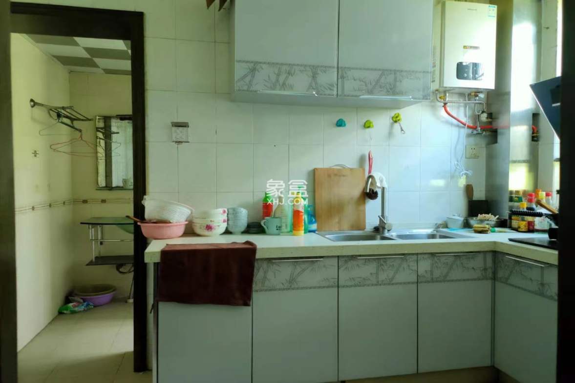 新华一村 3室2厅1卫 1400.0元/月 新华一村 3室2厅1卫 1400.0元/月室内图