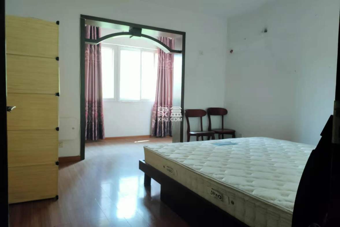 新华一村 3室2厅1卫 1400.0元/月 新华一村 3室2厅1卫 1400.0元/月室内图