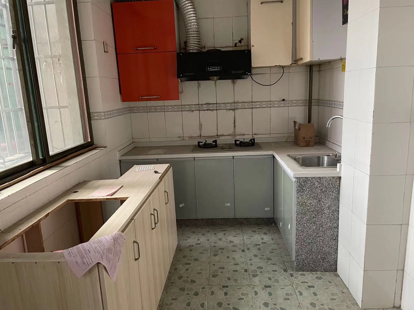 政华嘉园  2室1厅1卫    1100.0元/月 政华嘉园  2室1厅1卫    1100.0元/月室内图1