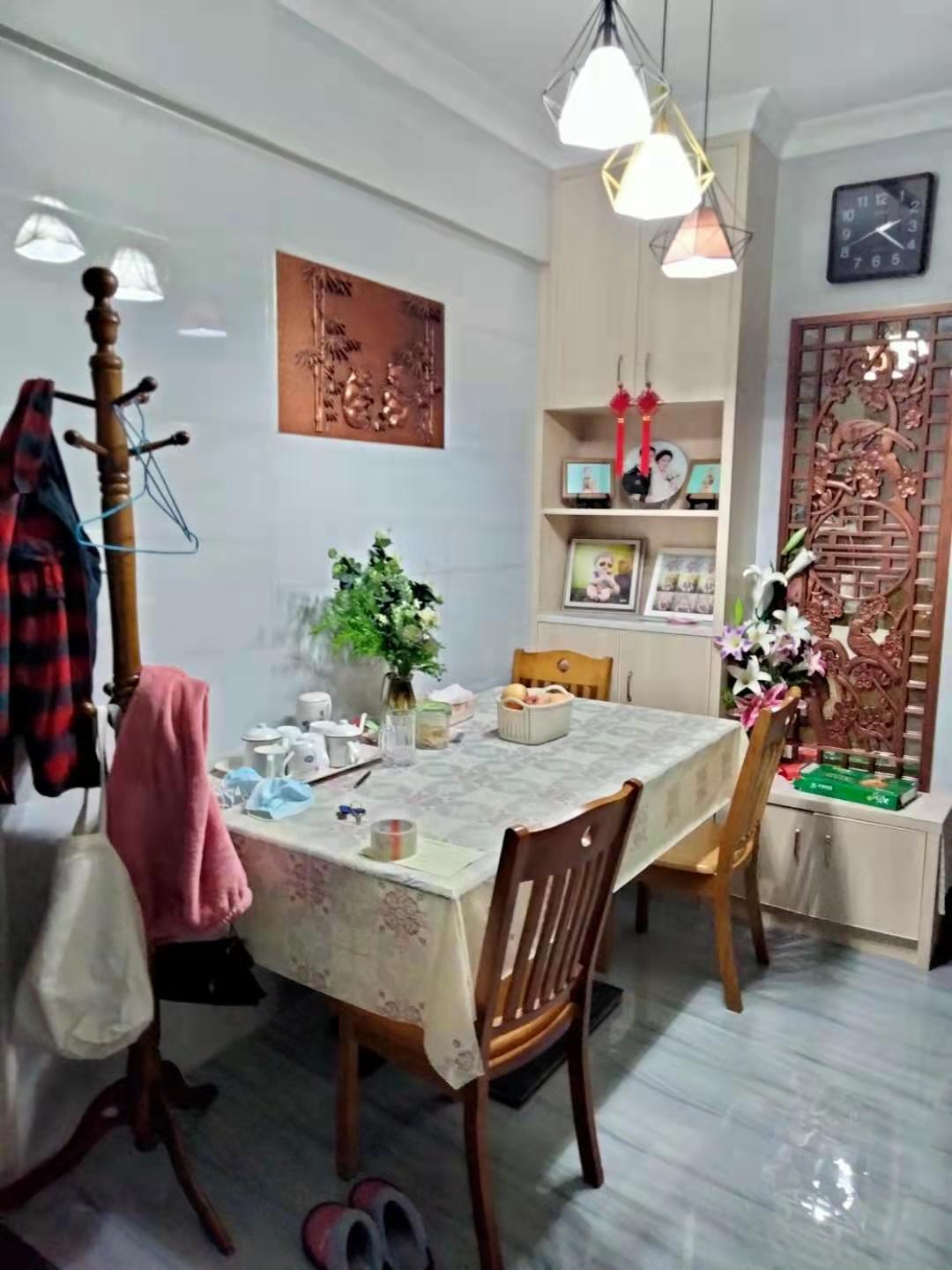 东方美地  3室2厅2卫    2700.0元/月室内图