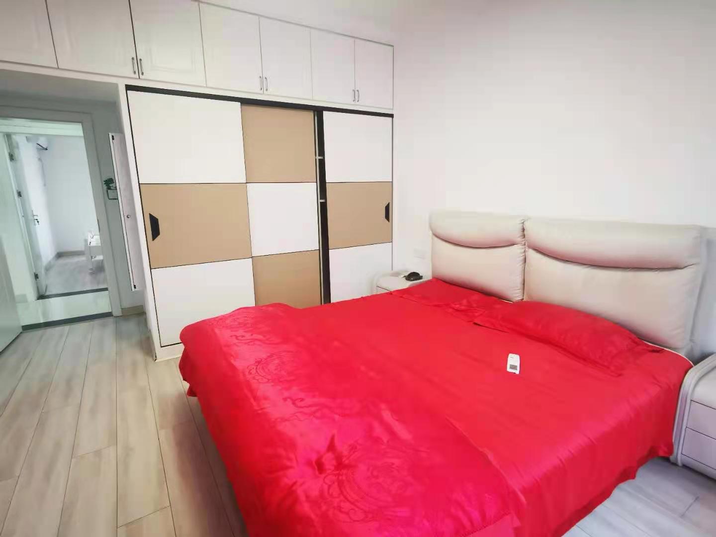 金苑小区 3室2厅2卫 85.8万 金苑小区 3室2厅2卫 85.8万卧室