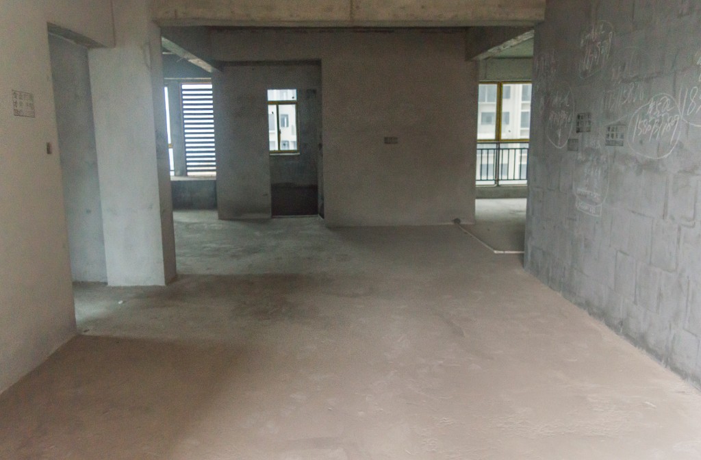 铂金汉宫  3室2厅2卫    96.8万