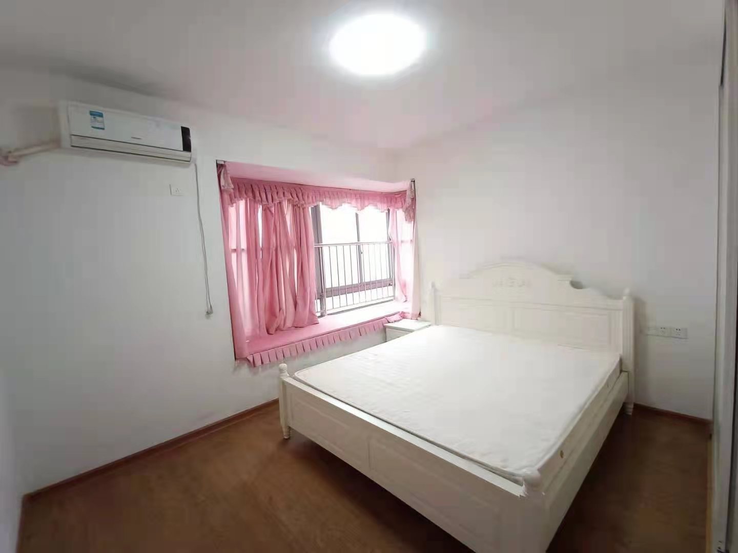 文化园三期  2室2厅1卫    61.8万 文化园三期  2室2厅1卫    61.8万客厅