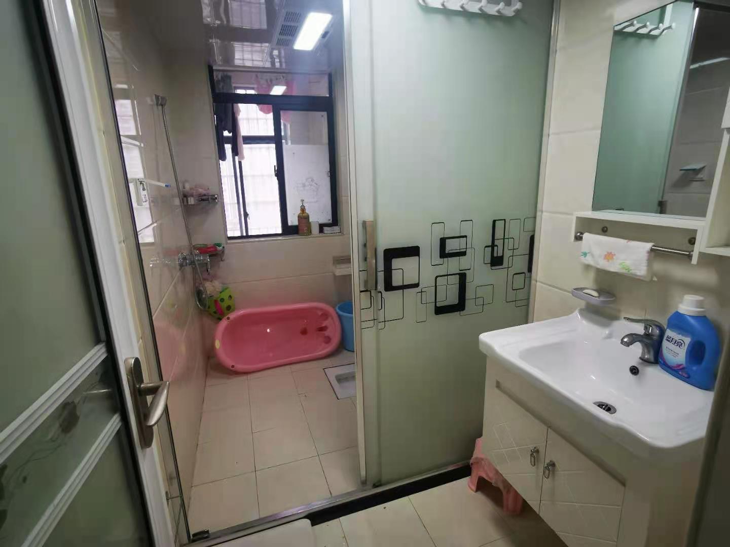 金苑小区  3室2厅2卫    85.8万卧室