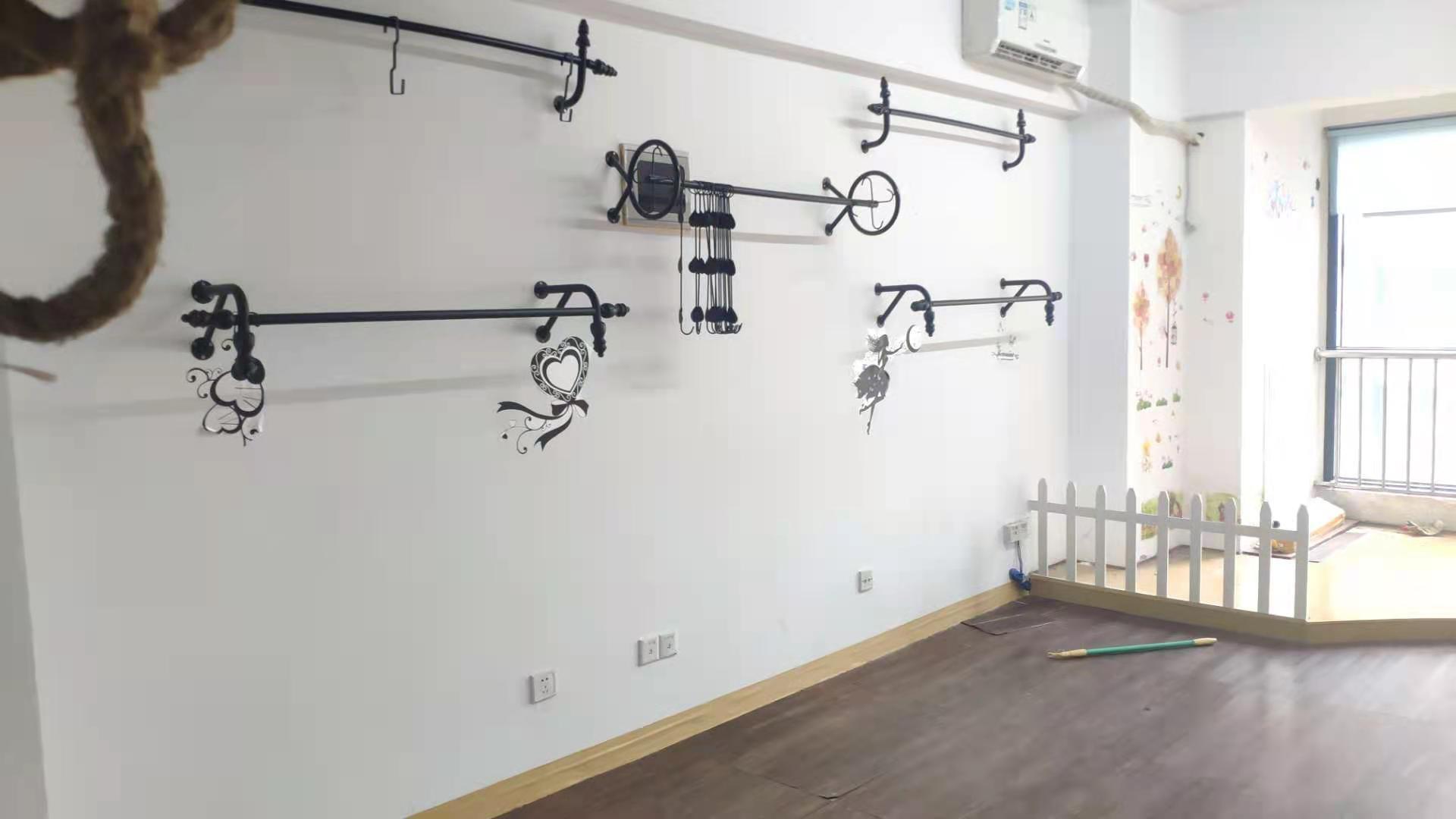 中央商业广场  1室1厅1卫    35.8万 中央商业广场  1室1厅1卫    35.8万客厅