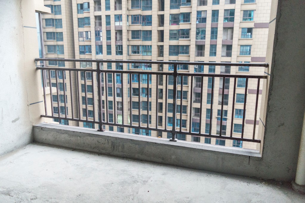 铂金汉宫  3室2厅2卫    96.8万卫生间