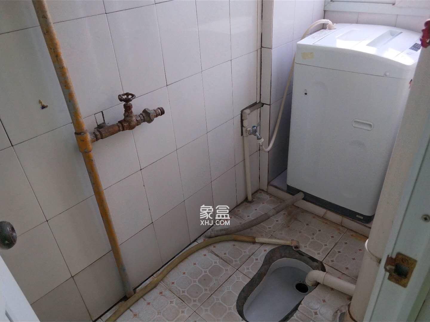 新华二村 1室1厅1卫 800.00元/月 新华二村 1室1厅1卫 800.00元/月室内图