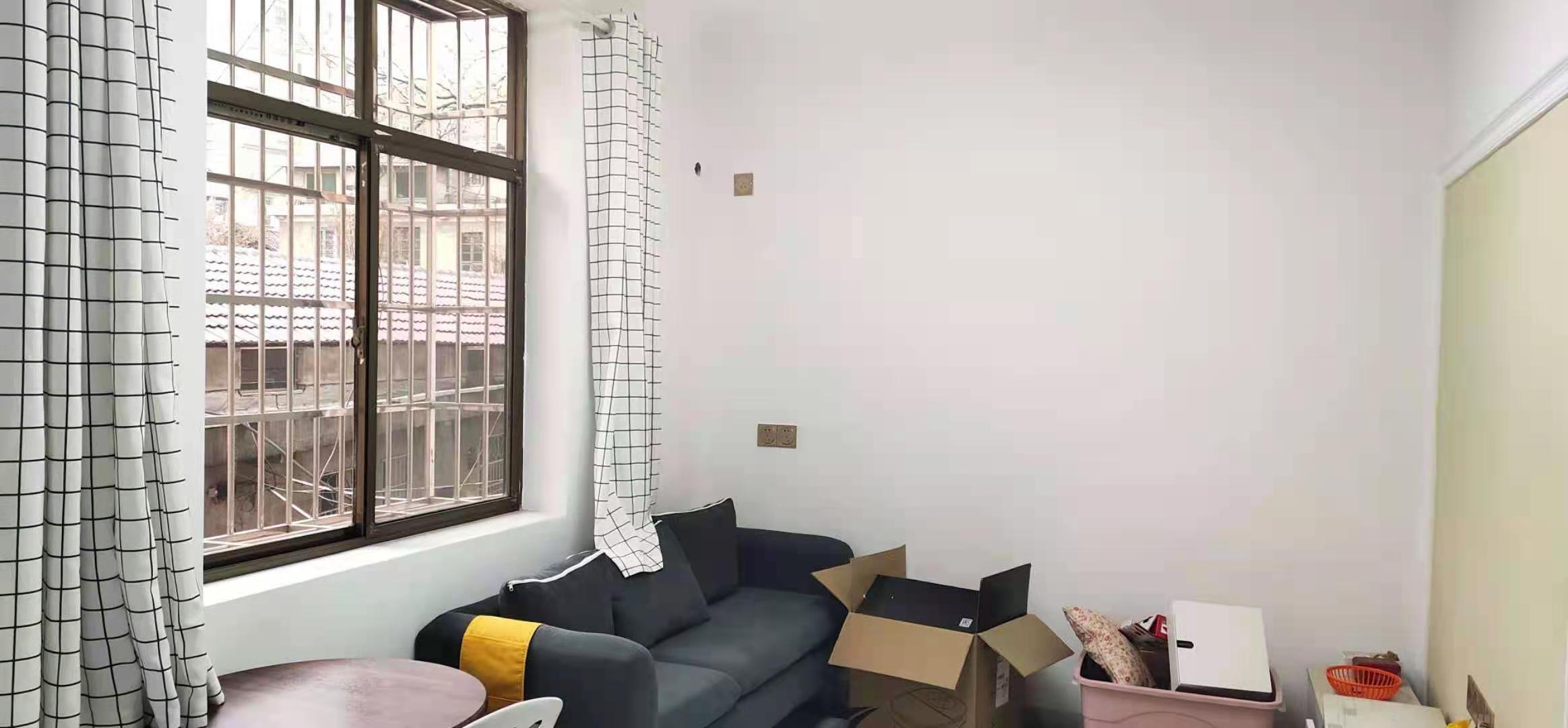 针织新村小区(内衣厂家属楼) 2室2厅1卫 35.8万 针织新村小区(内衣厂家属楼) 2室2厅1卫 35.8万客厅