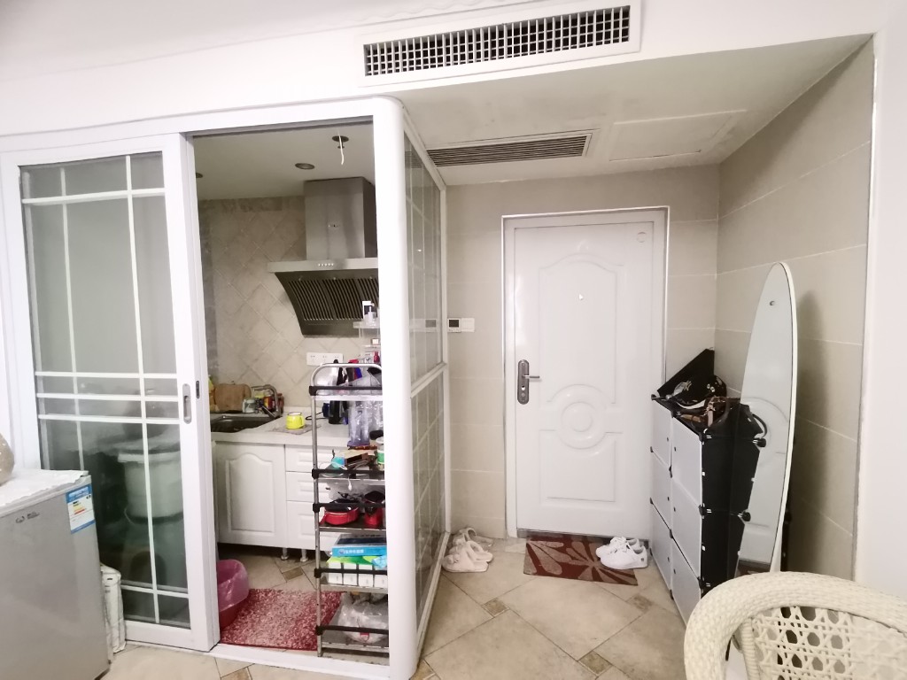 世纪阳光大厦公寓楼  1室1厅1卫    34.8万客厅