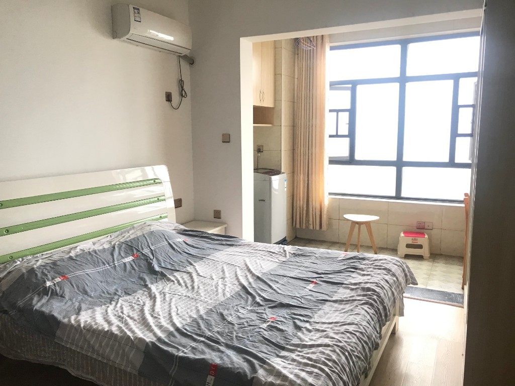 梓山湖公馆  1室0厅1卫    35.8万 梓山湖公馆  1室0厅1卫    35.8万客厅