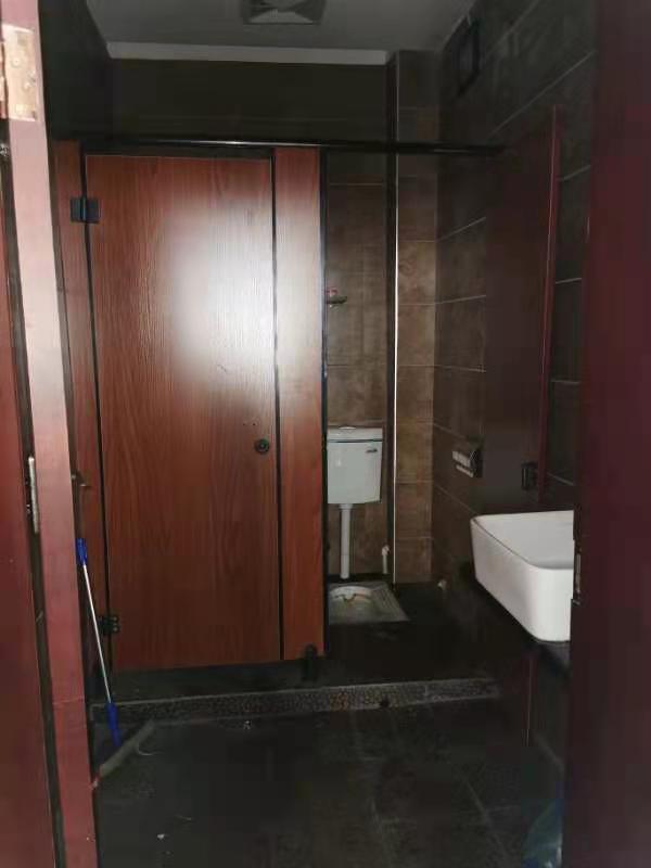 福中福商业城 4室2厅2卫 4000.0元/月 福中福商业城 4室2厅2卫 4000.0元/月室内图