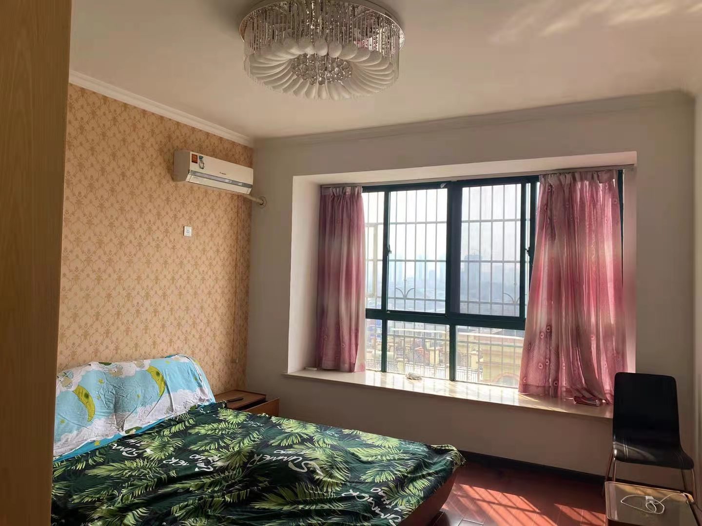 金山家园 4室2厅1卫 98.0万 金山家园 4室2厅1卫 98.0万客厅