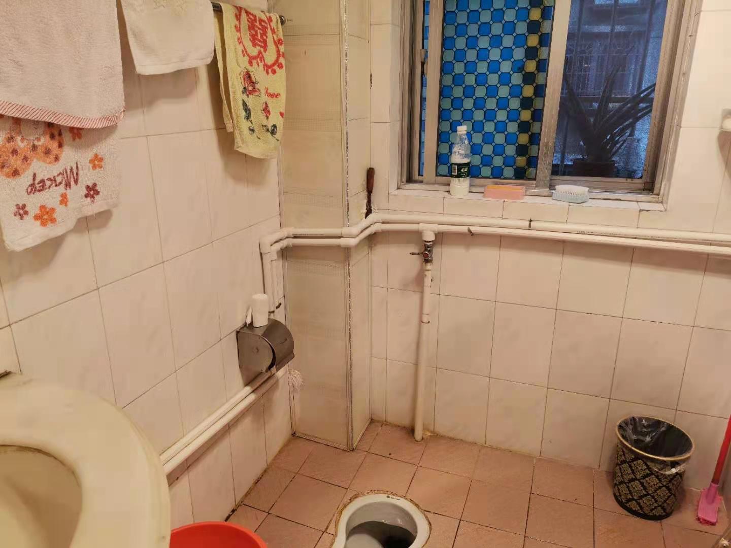 翠塘小区  3室2厅1卫    55.0万 翠塘小区  3室2厅1卫    55.0万客厅