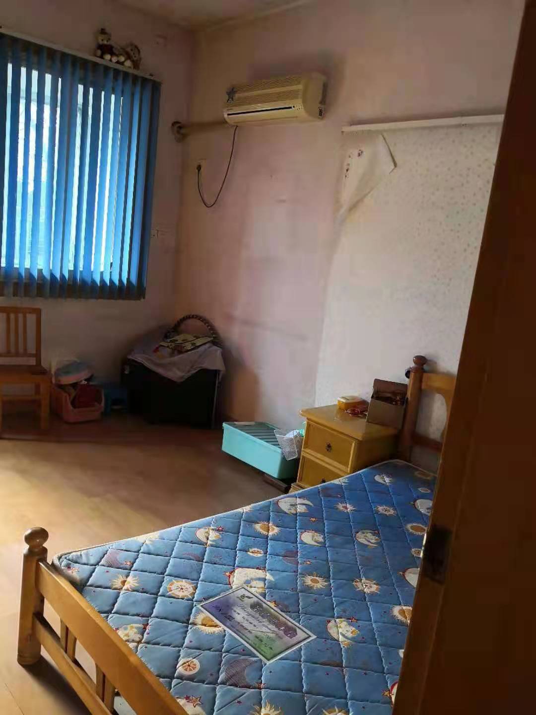 红旗北路散盘 3室2厅1卫 1000.0元/月 红旗北路散盘 3室2厅1卫 1000.0元/月室内图