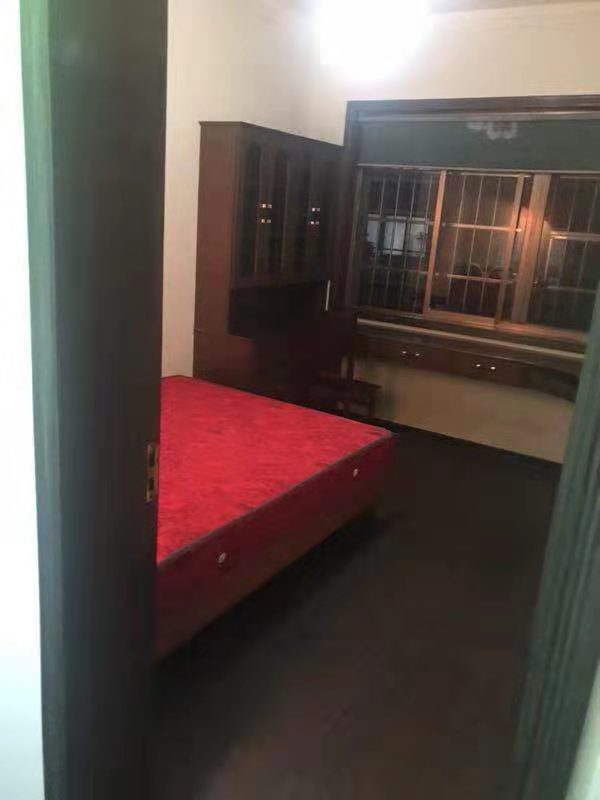 西海龙苑 3室2厅2卫 71.80万 西海龙苑 3室2厅2卫 71.80万客厅