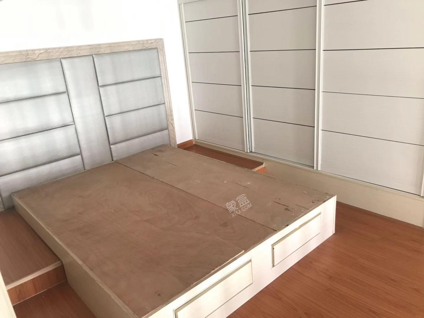 云顶上品  1室1厅1卫    1600.0元/月 云顶上品  1室1厅1卫    1600.0元/月室内图