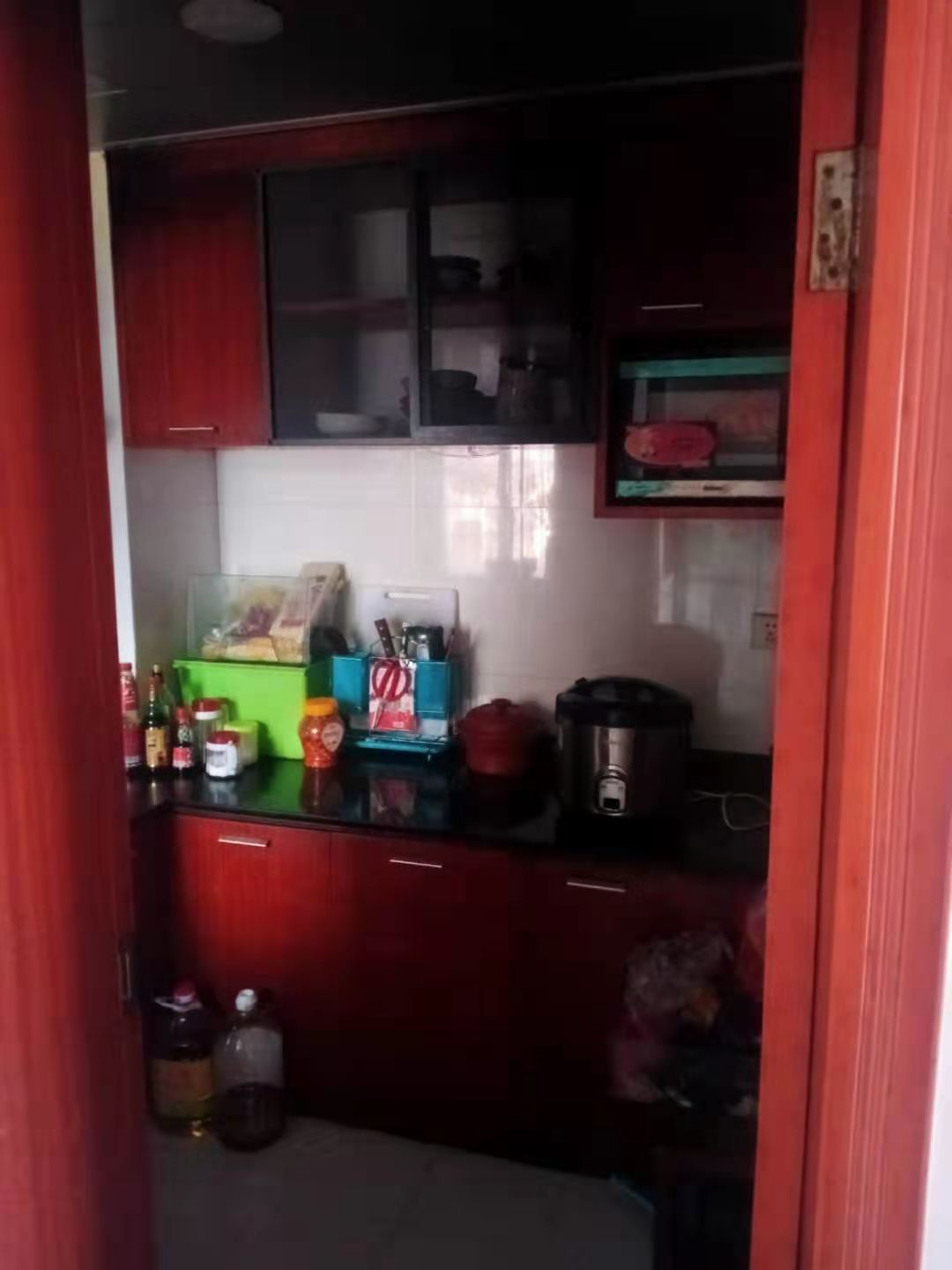 西海龙苑 3室2厅2卫 66.0万 西海龙苑 3室2厅2卫 66.0万客厅