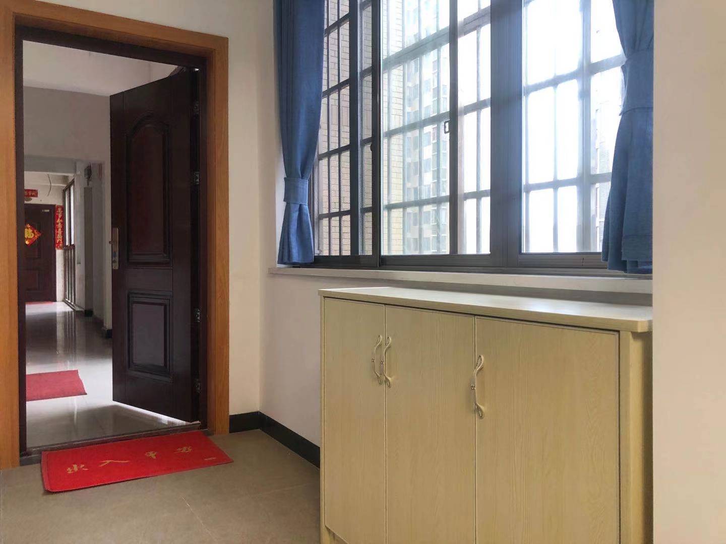 香格里拉 2室1厅1卫 1800.0元/月 香格里拉 2室1厅1卫 1800.0元/月室内图