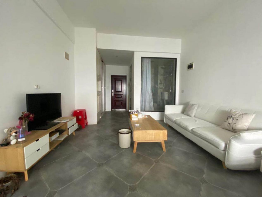 庐山春天大厦(和一宾馆)  1室1厅1卫    33.8万 庐山春天大厦(和一宾馆)  1室1厅1卫    33.8万室内图1