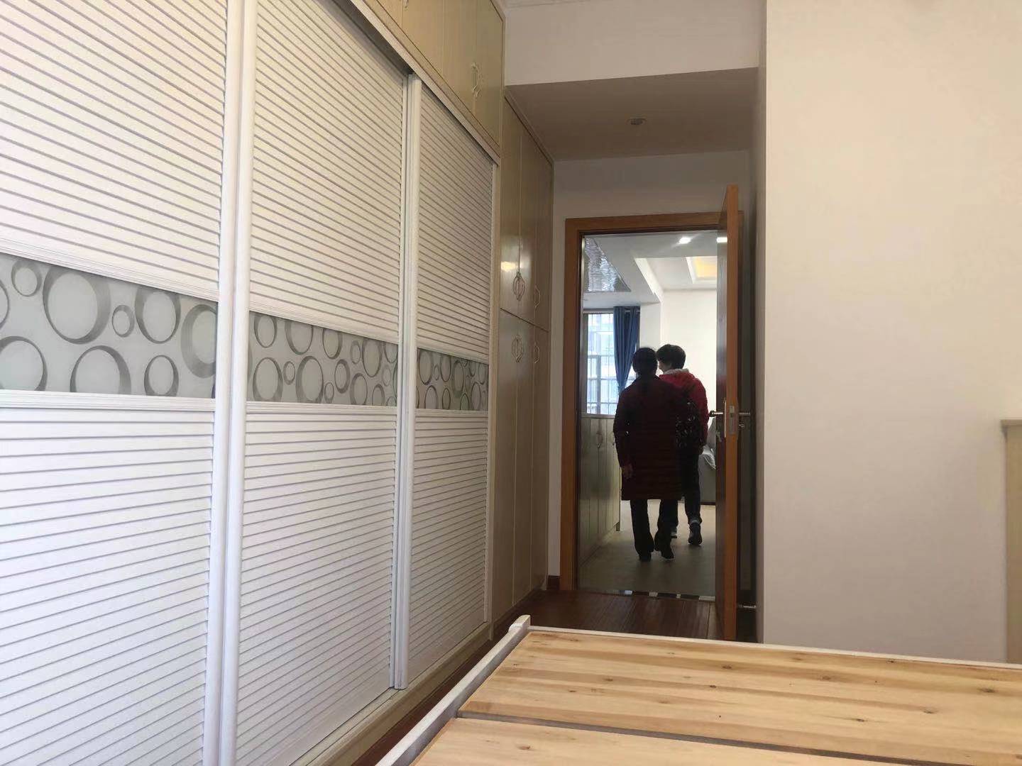 香格里拉 2室1厅1卫 1800.0元/月 香格里拉 2室1厅1卫 1800.0元/月室内图