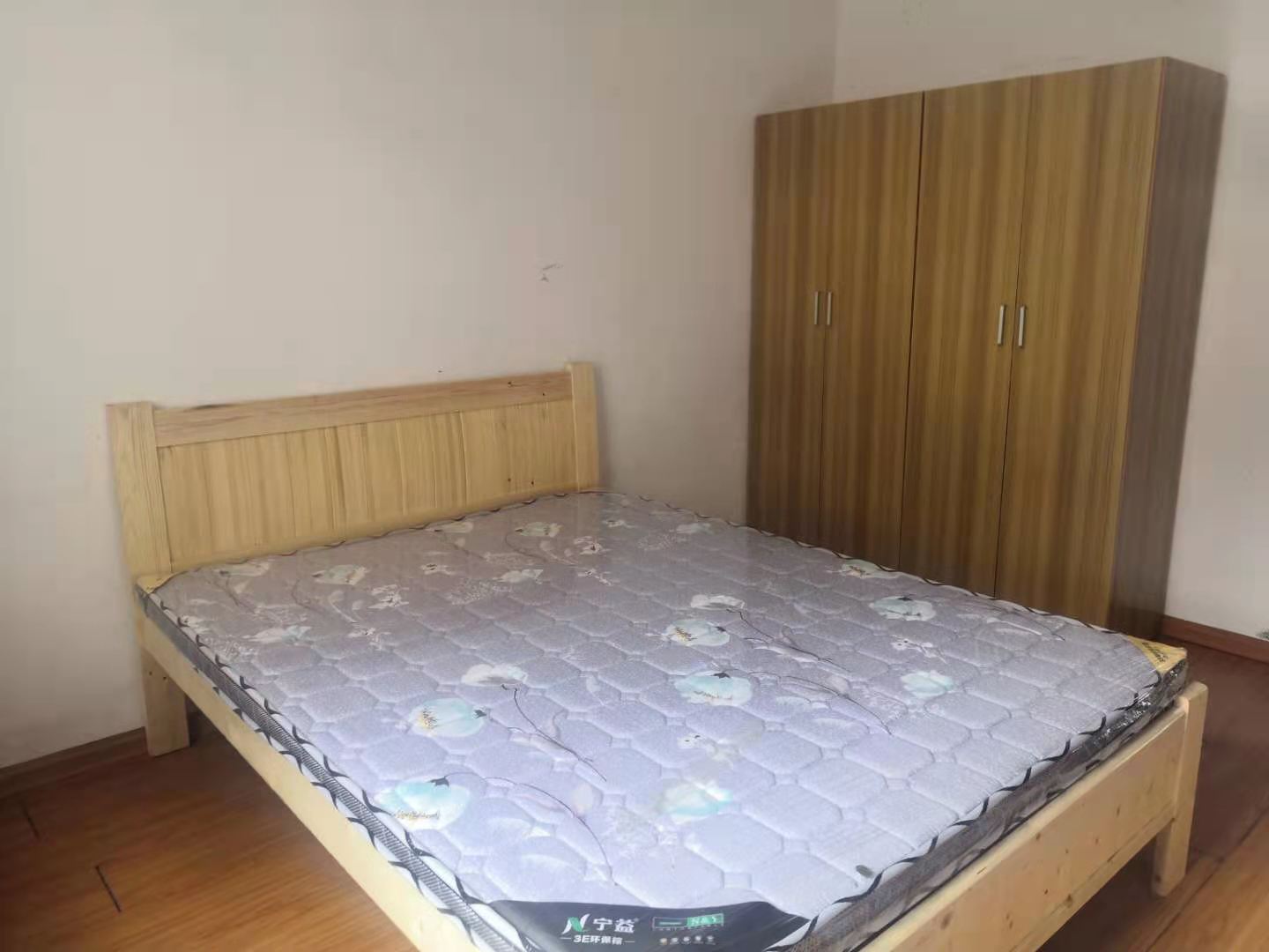 新华一村 2室1厅1卫 1050.0元/月 新华一村 2室1厅1卫 1050.0元/月室内图