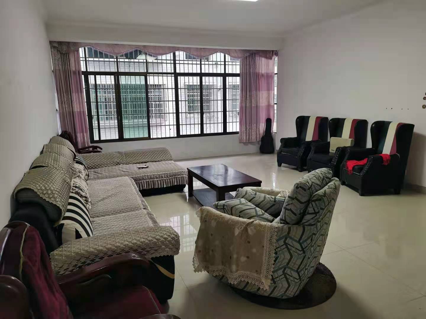 羊舞岭小区  3室2厅2卫    1500.0元/月 羊舞岭小区  3室2厅2卫    1500.0元/月户型图