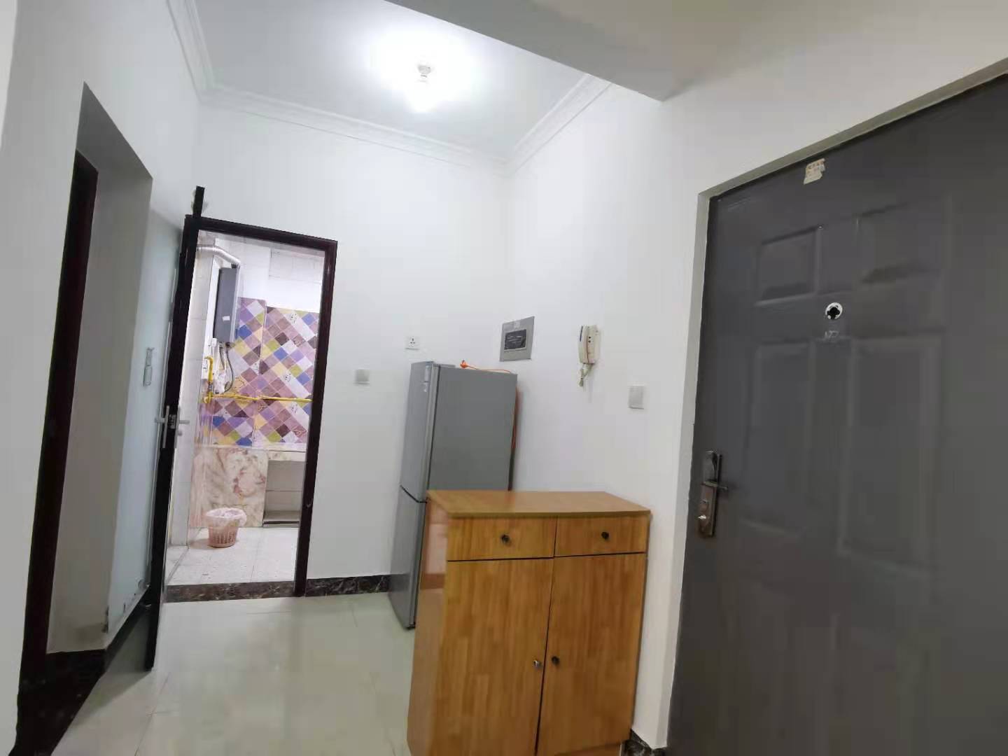 南湖锦苑 1室1厅1卫 1500.0元/月 南湖锦苑 1室1厅1卫 1500.0元/月室内图