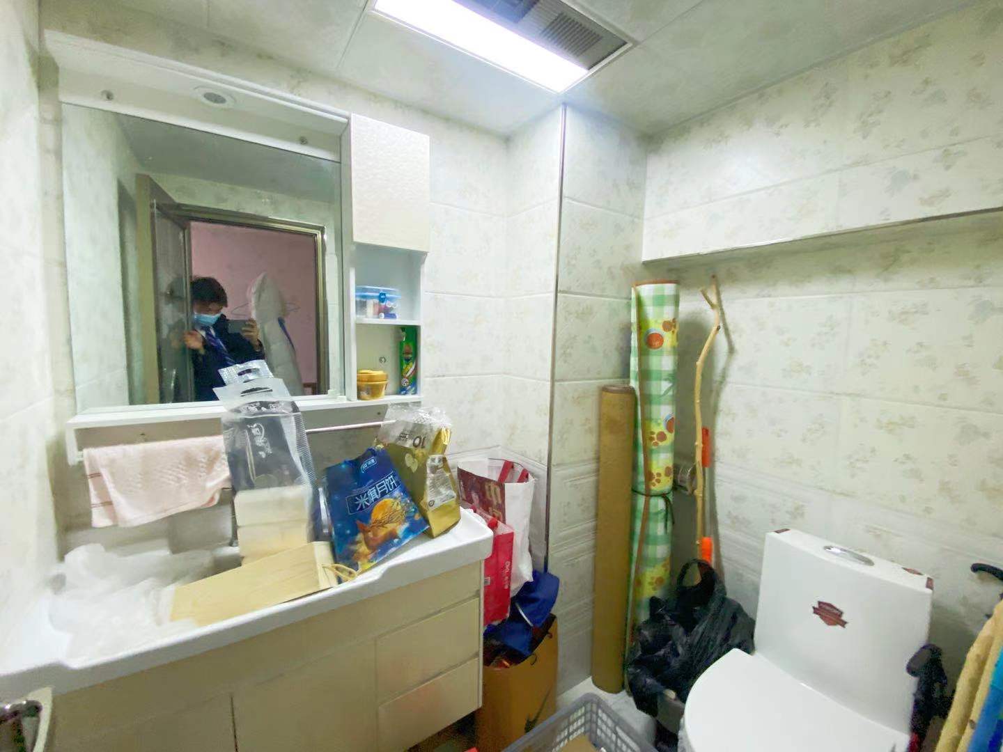 南飞鸿广场  2室1厅2卫   2400.00元/月室内图
