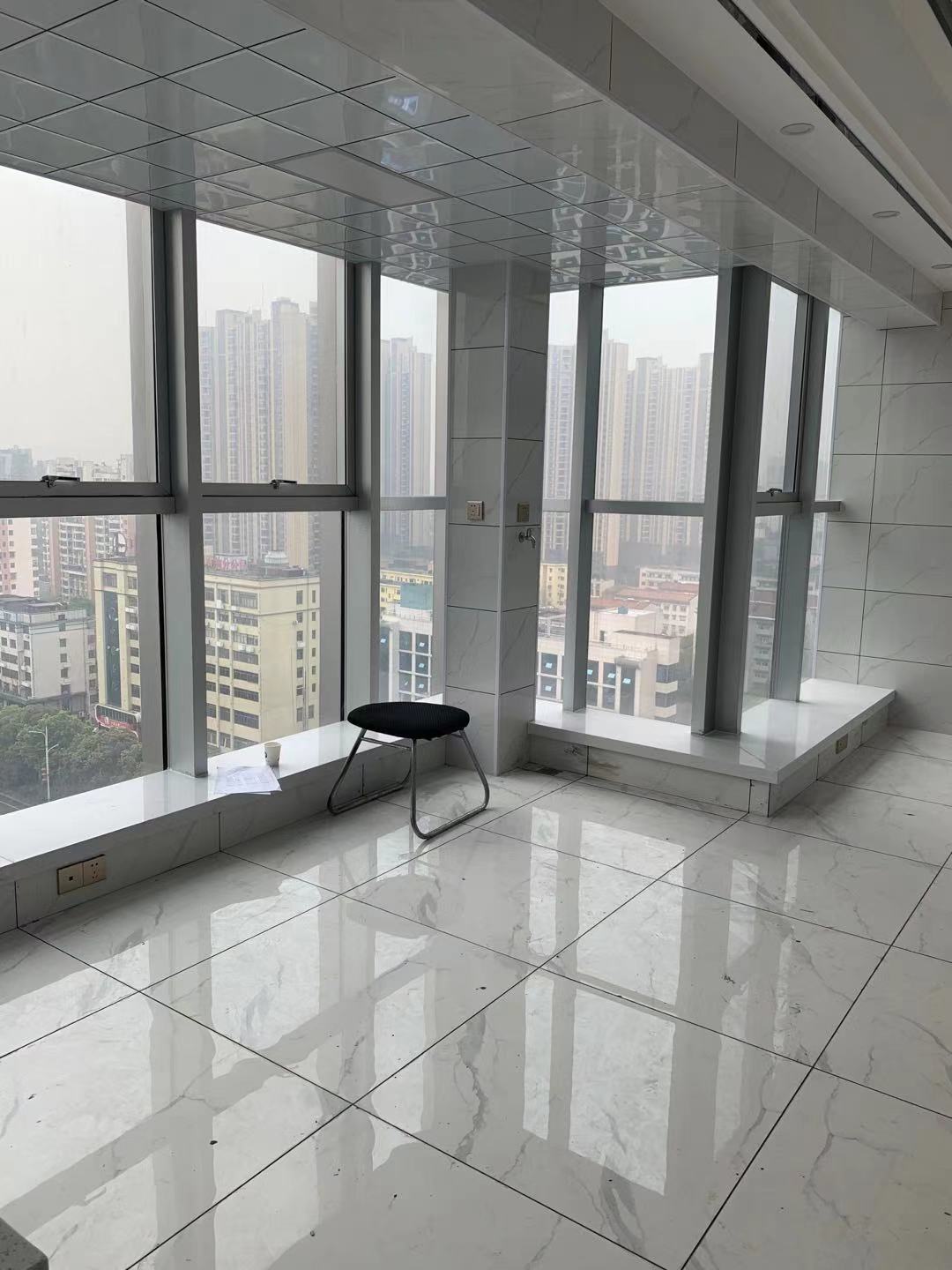 雄森国际  1室1厅1卫    1800.0元/月 雄森国际  1室1厅1卫    1800.0元/月室内图