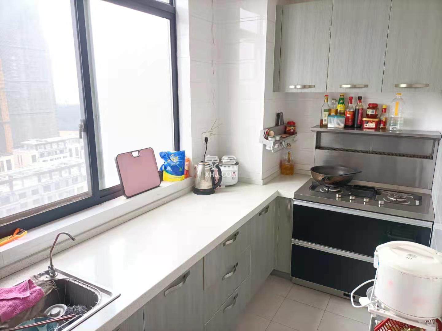 金苑小区 3室2厅2卫 96.0万 金苑小区 3室2厅2卫 96.0万厨房