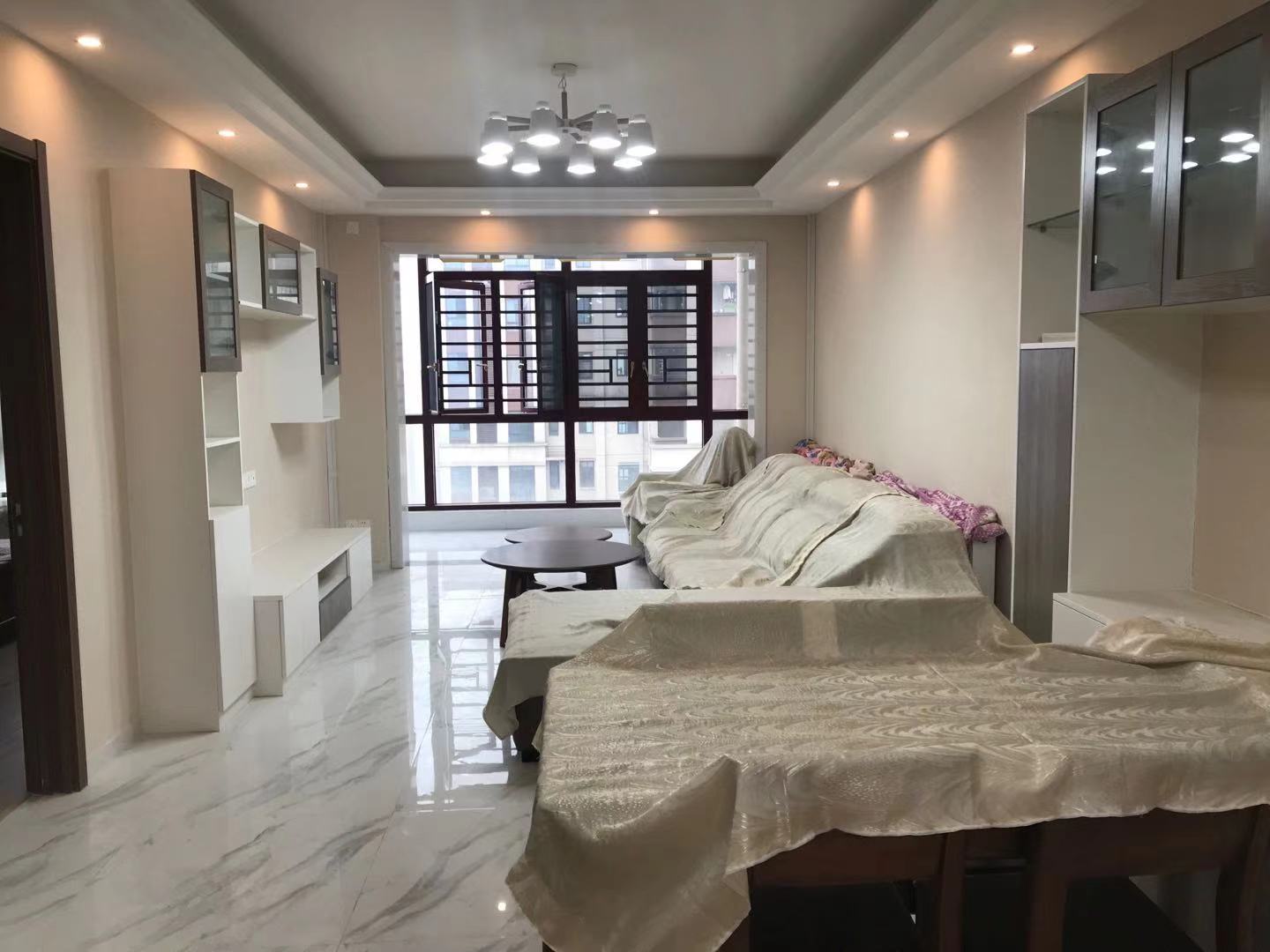 华耀碧桂园十里江湾观澜 3室2厅2卫 2500.0元/月 华耀碧桂园十里江湾观澜 3室2厅2卫 2500.0元/月室内图