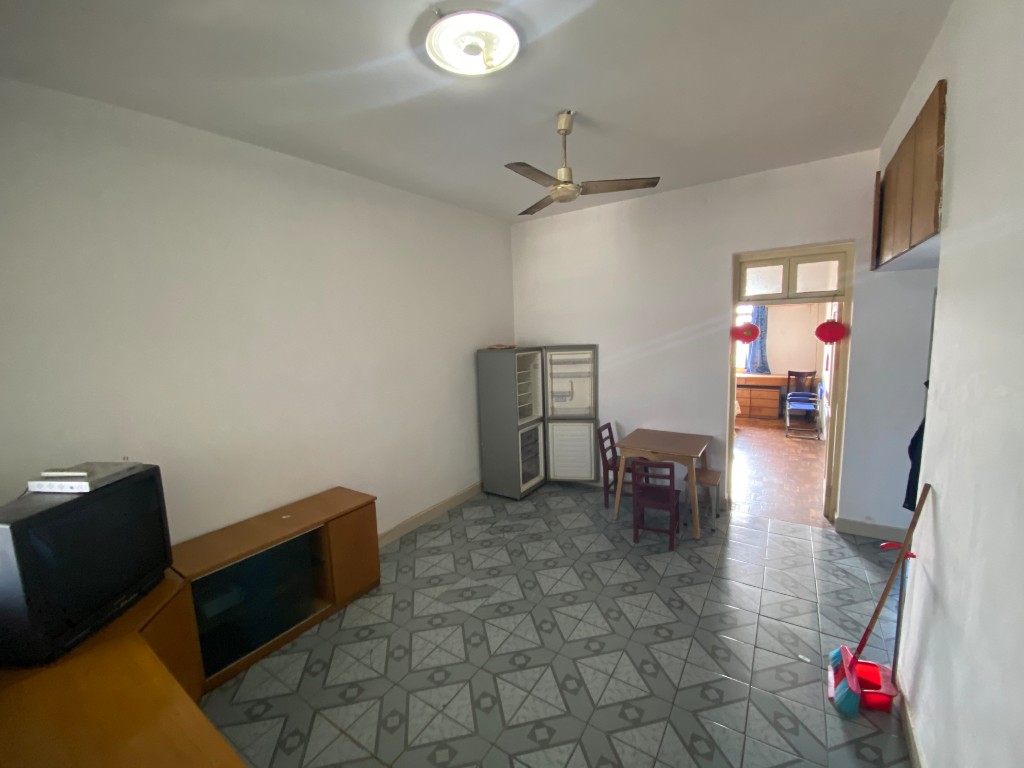 向阳村煤田技校 2室1厅1卫 23.8万 向阳村煤田技校 2室1厅1卫 23.8万客厅