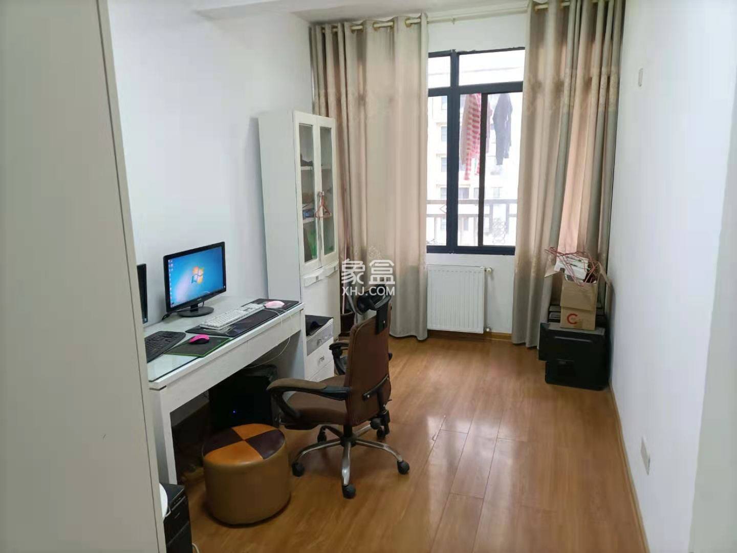 金苑小区 3室2厅2卫 96.0万 金苑小区 3室2厅2卫 96.0万卧室