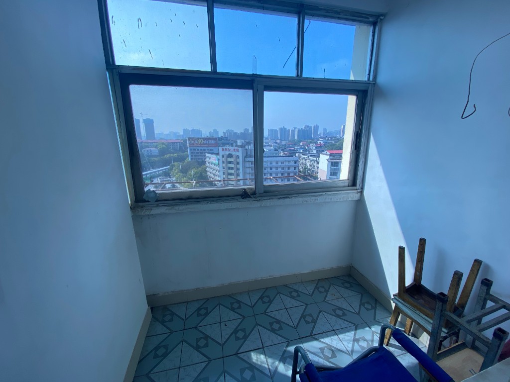 向阳村煤田技校 2室1厅1卫 23.8万 向阳村煤田技校 2室1厅1卫 23.8万客厅