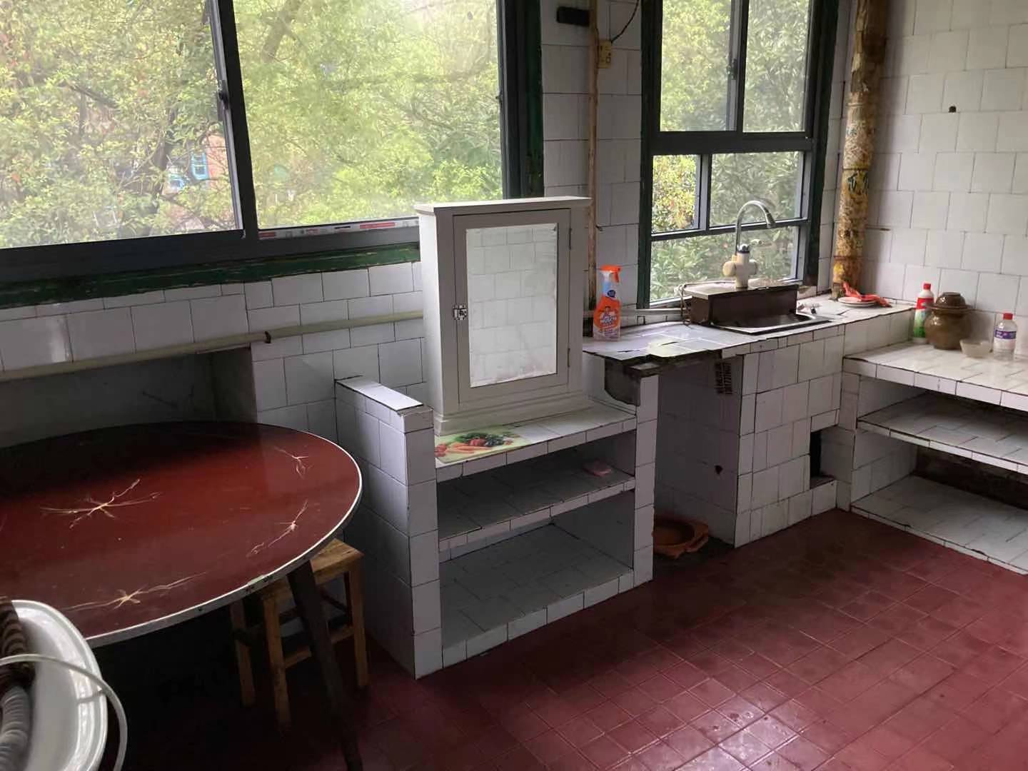 农业银行家属区  3室1厅1卫    33.0万厨房