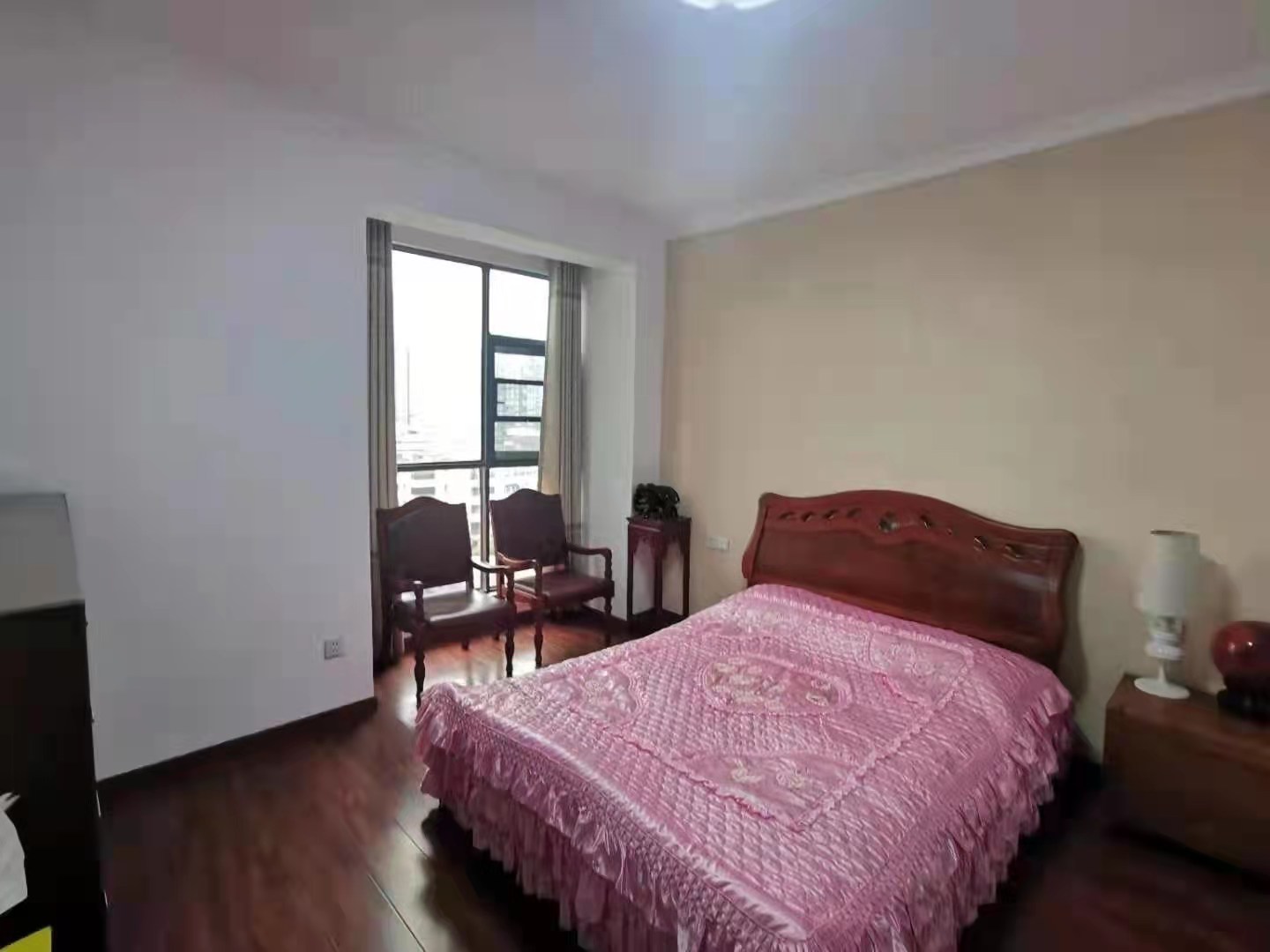 九九华帝 2室2厅1卫 69.0万 九九华帝 2室2厅1卫 69.0万客厅